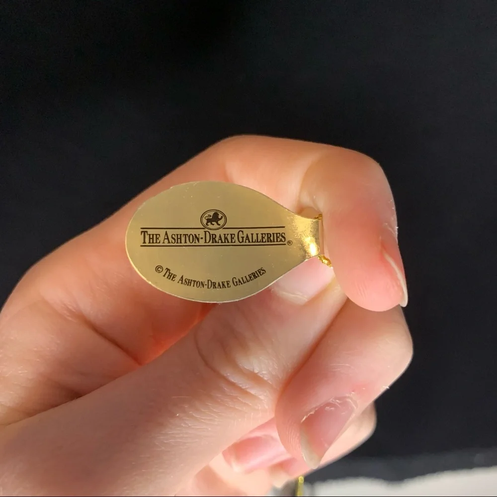 “Petunia’s Delicate Vision” On Wings Of Light Heirloom Ornament Collection Fairy